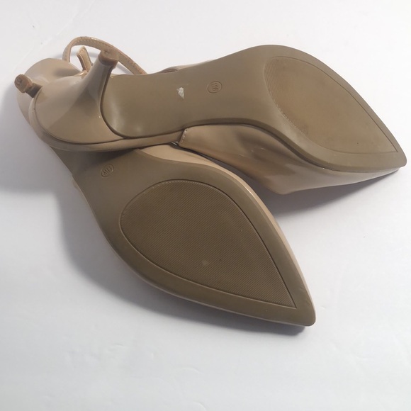 Woman’s comfort fall nude closed toe comfort heels - Picture 8 of 11